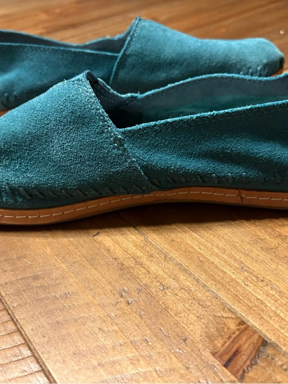 TOMS Women’s Teal Suede Moccasins /Espadrilles - Picture 4 of 8